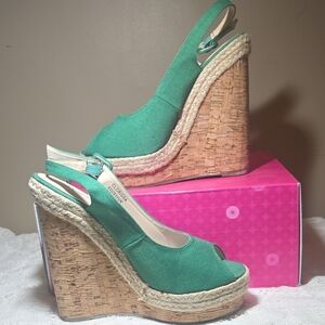 NIB Shoe Dazzle Kelly Green Canvas Upper Cork Wedge Slingbacks